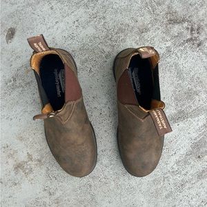 *BARELY WORN* Blundstone Women’s Classic Chelsea Boot in Rustic Brown Size 10US